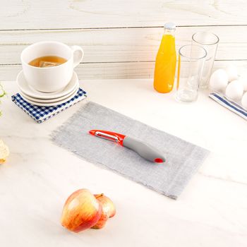 Pelador de Papas Ekco Evolution con Mango de Polipropileno