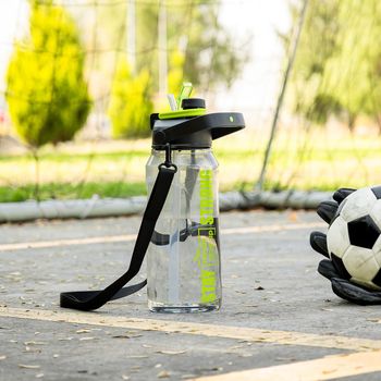 Botella para Agua Ekco de 1.8 L Color Negro con Asa