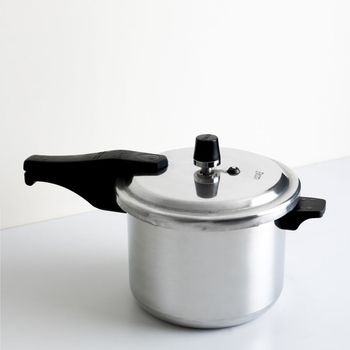 Olla Express Ekco Classic de Aluminio 5 Litros con 6 Sistemas de Seguridad